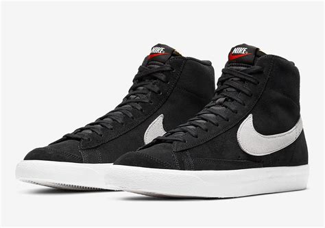 black Nike Blazer